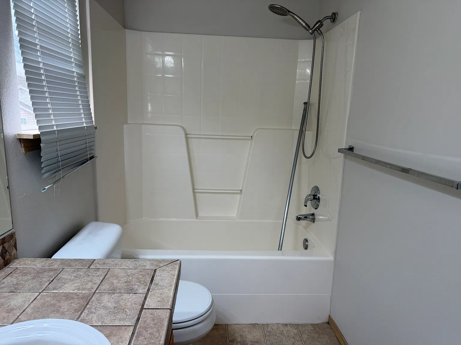 4 bed, 1796 sqft, $3,500 — Photo 4