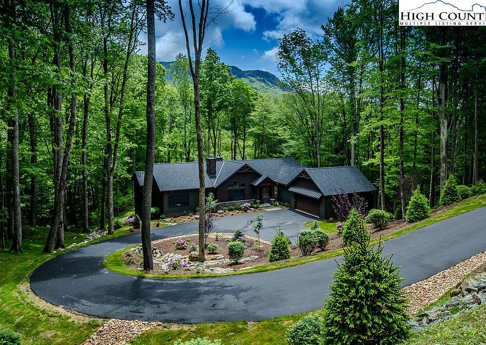 1st image of 1135 Vista Way