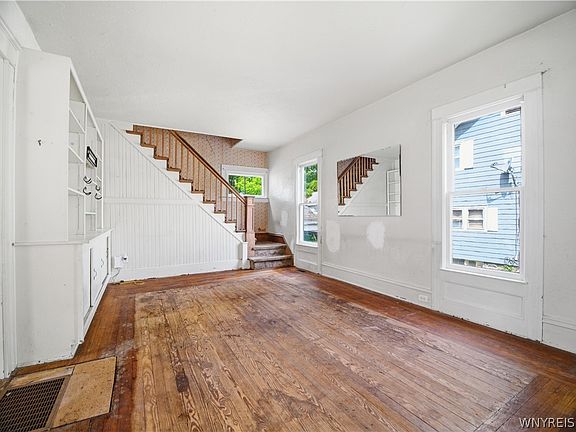 4th image of 14 Glenview Ave