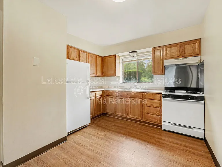 Maple Leaf Apartments — Photo 16