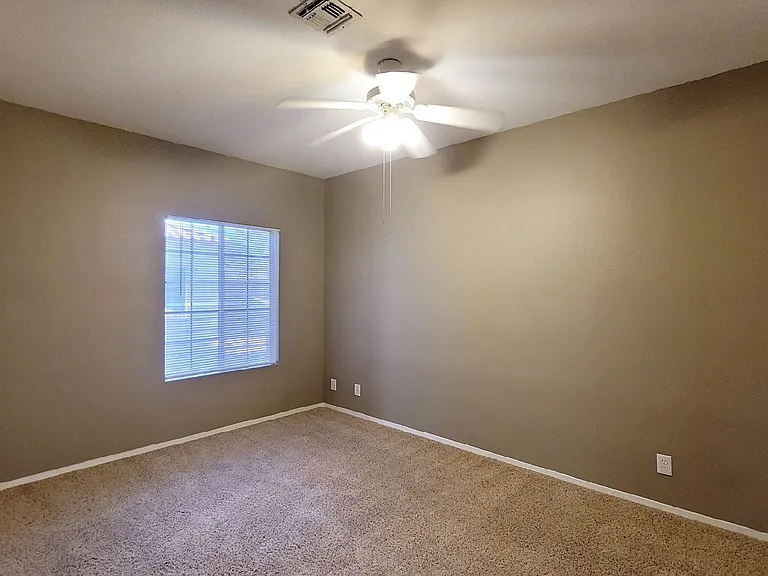 1900 N Torrey Pines Dr #1 — Photo 11
