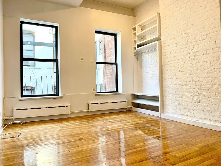 1372 York Ave #4D — Photo 1