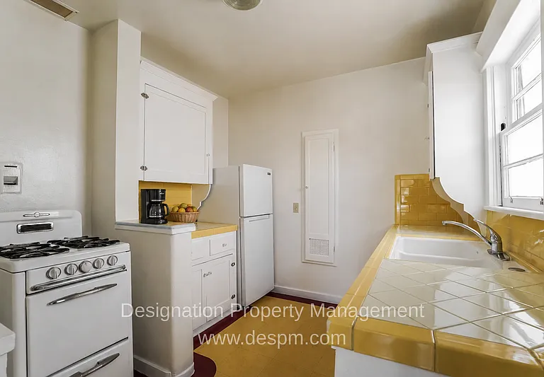 4619 1/2 Eagle Rock Blvd — Photo 10