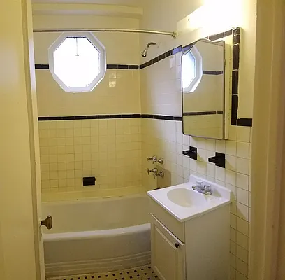 Rented by Smart NY Realty LLC | media 5