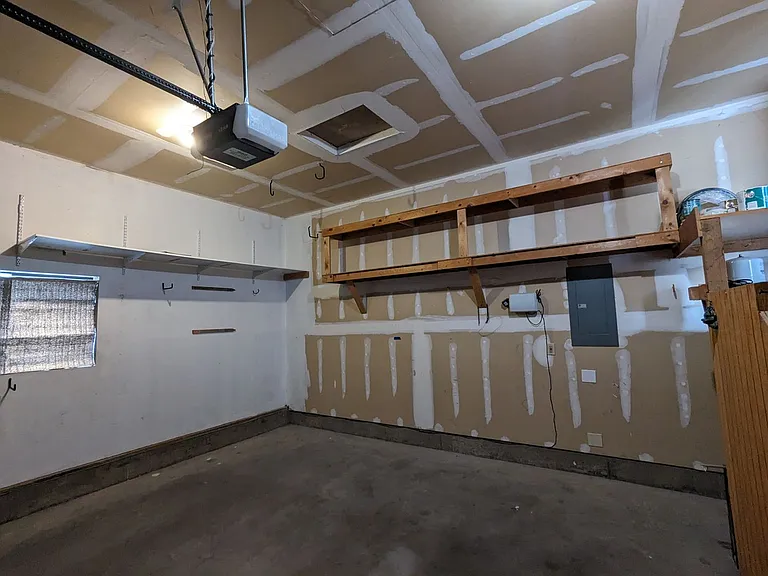 1147 NE Viking Ct — Photo 23
