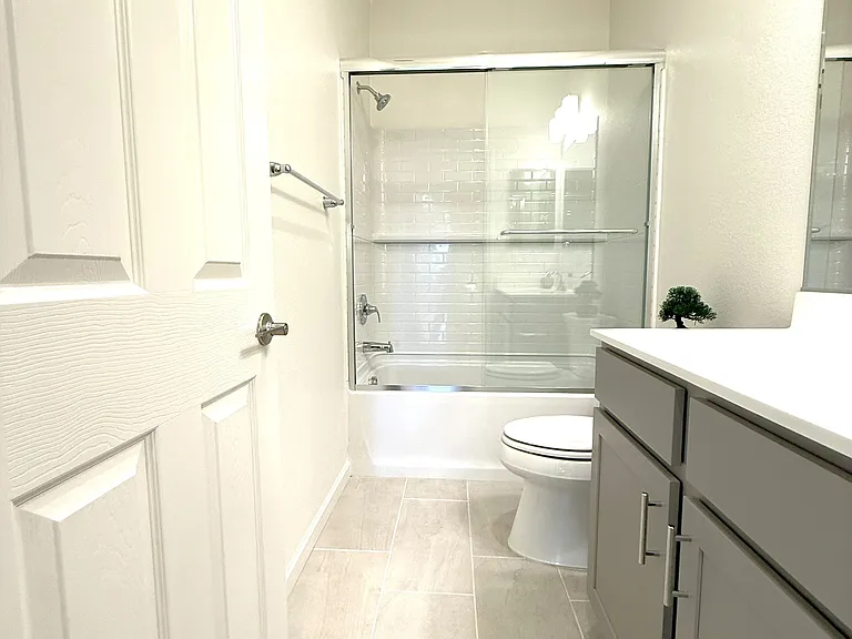 3810 Norbridge Ave — Photo 11