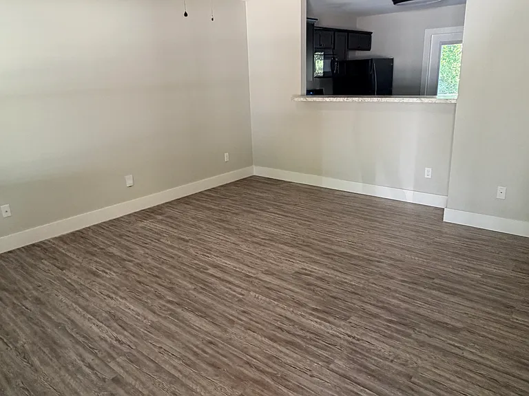 5926 Edmondson Ln — Photo 2