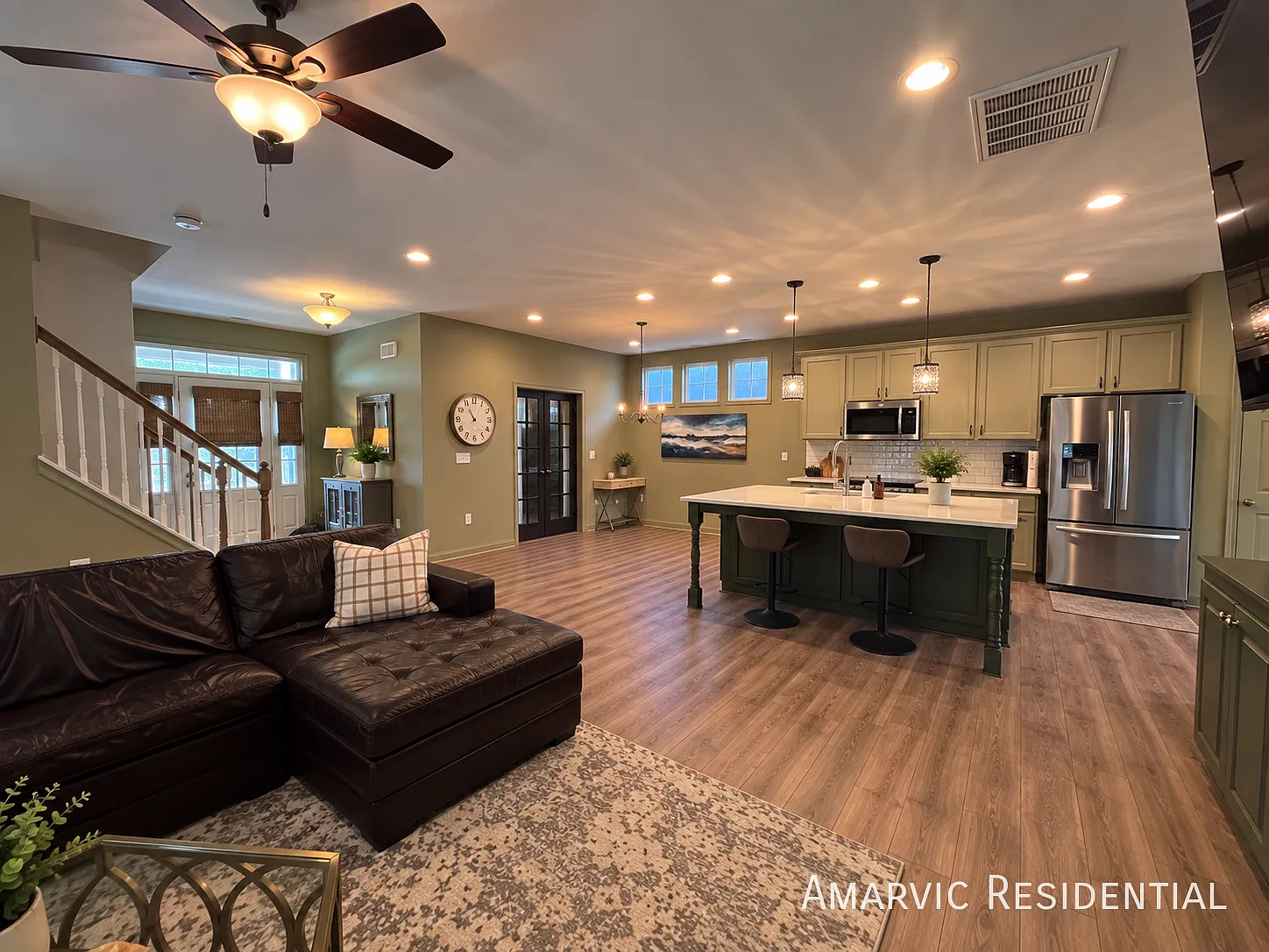 3 bed, 2.5 bath, 2344 sqft, $2,595 — Photo 2