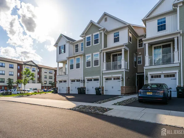 707 Station Rd, Dunellen, NJ 08812