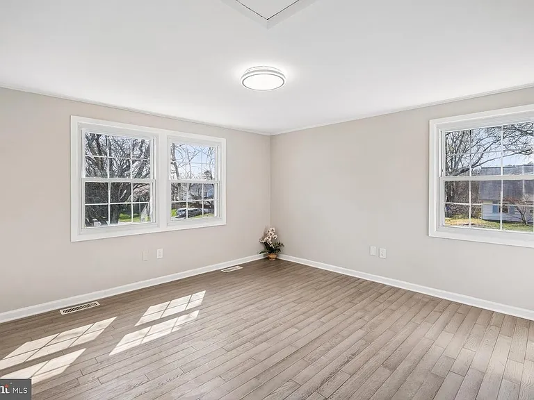 12200 Fleming Ln — Photo 14