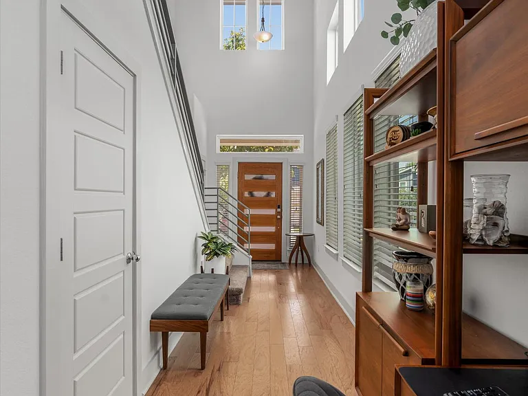 7407 Oberon St — Photo 2