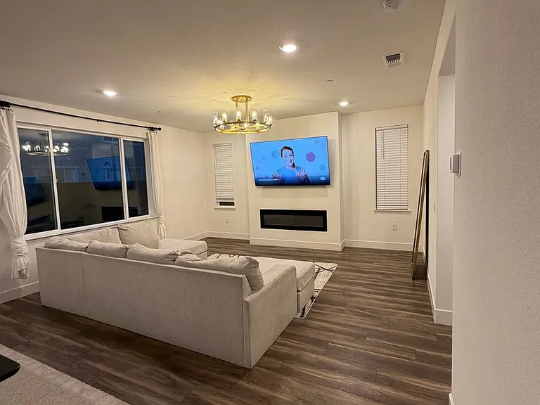 2478 Founders Pl — Photo 16