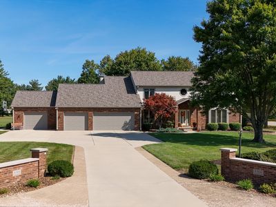 8304 W Mulligan Ln, Columbus, IN, 47201