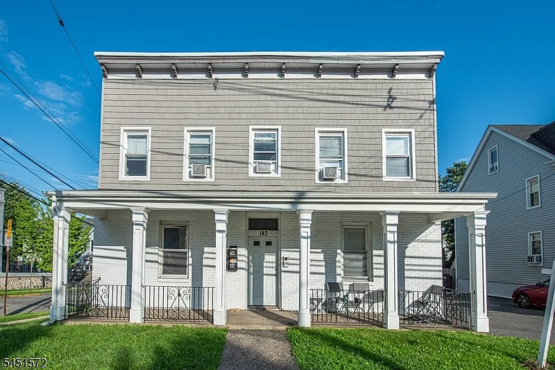 143 Valley Rd #2R