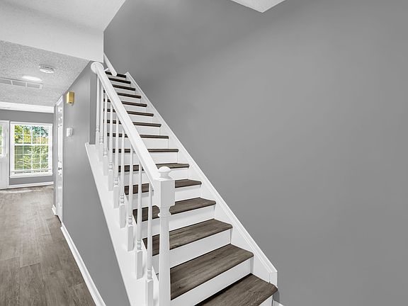 5th image of 3317 Regents Park Ln Unit C