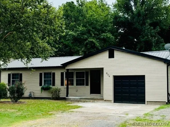 804 SE 7th St, Wagoner, OK 74467