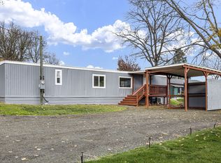 250 NE Jorgen St, Winston, OR 97496