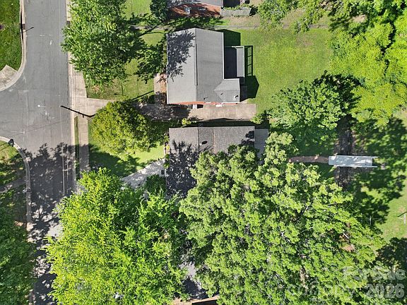 3rd image of 1801 Dallas Ave