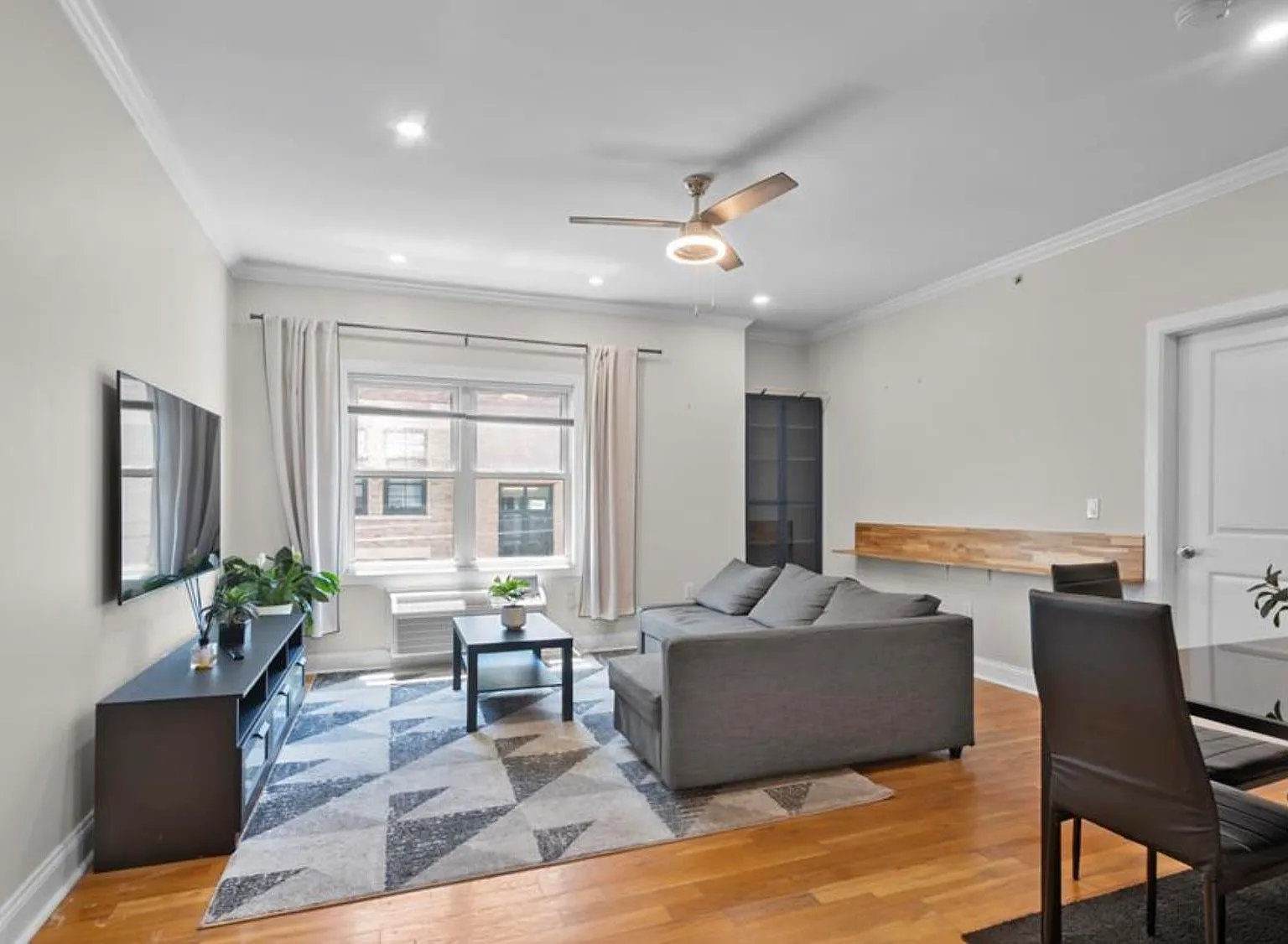 1 bed, 1.0 bath, 900 sqft, $2,900 — Photo 4