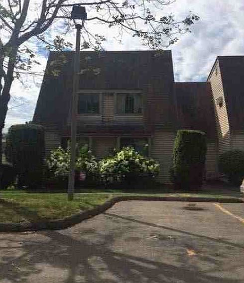 2nd image of 21 Devon Ct #21