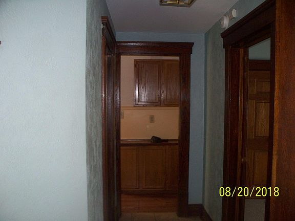 Looking toward kitchen from entrance.