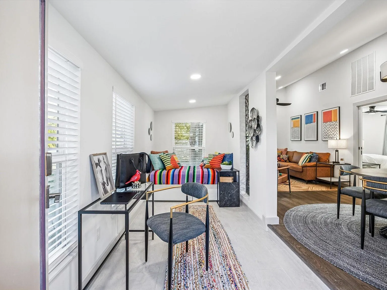 2 bed, 1.0 bath, 720 sqft, $3,000 — Photo 2