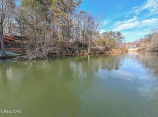 72 Holiday Dr, Crossville, TN 38555