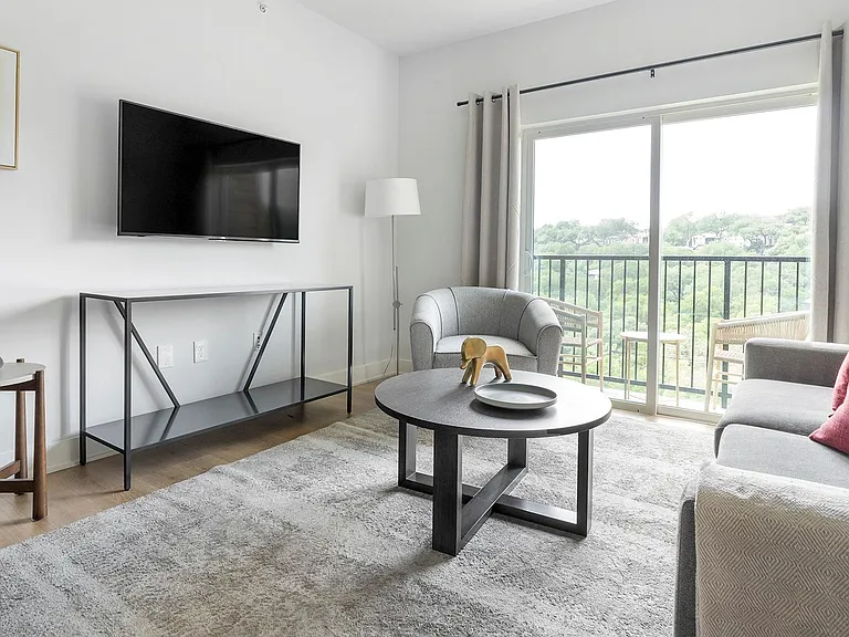 2500 Longview St #411 — Photo 5