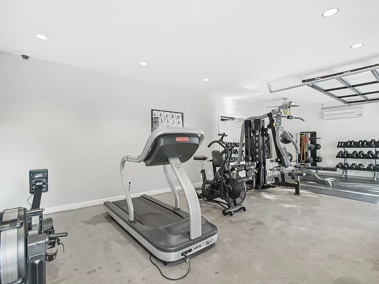 The Viridian Apartments — Photo 17