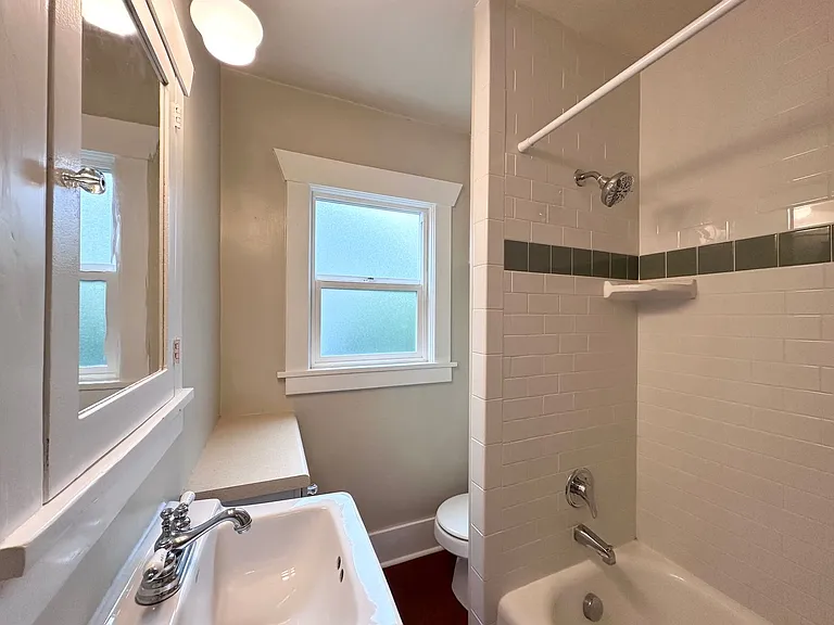 Beautiful Vintage 1 BR in Kerns Neighborhood! — Photo 9