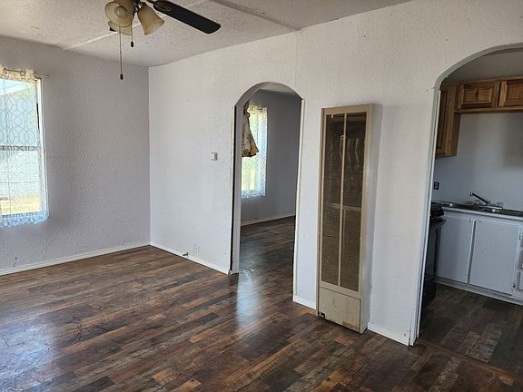 4th image of 1010 N Avenue A