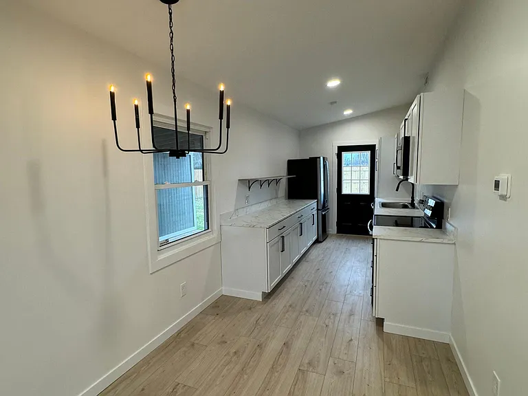 705 Brookfield Dr — Photo 10