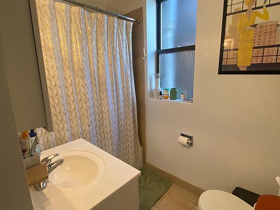 3rd image of 3454 N Southport Ave APT 3