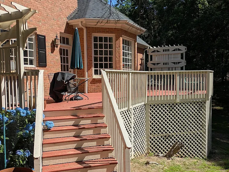 Another view of the deck.