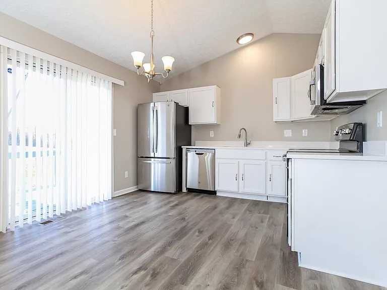 4559 Parkwick Dr — Photo 7