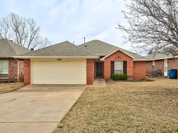 2032 Emerald Brook Ct, Edmond, OK 73003