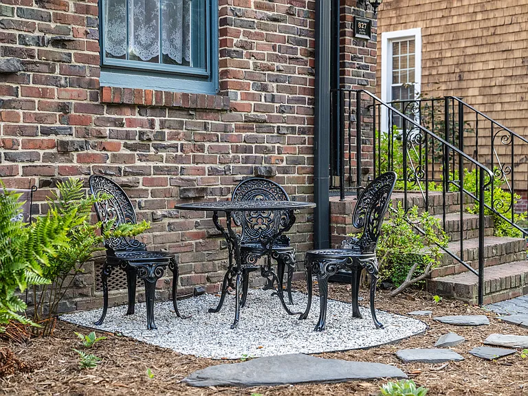 Bistro set in the front yard.