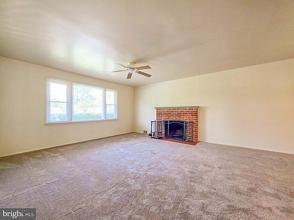 5th image of 7511 Elgar St