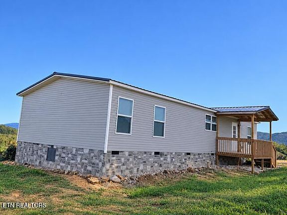 3rd image of 8274 Cedar Creek Rd