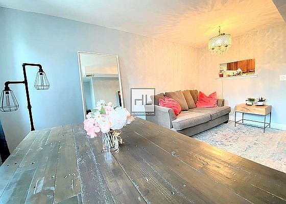 2nd image of 115 Sullivan St APT 2