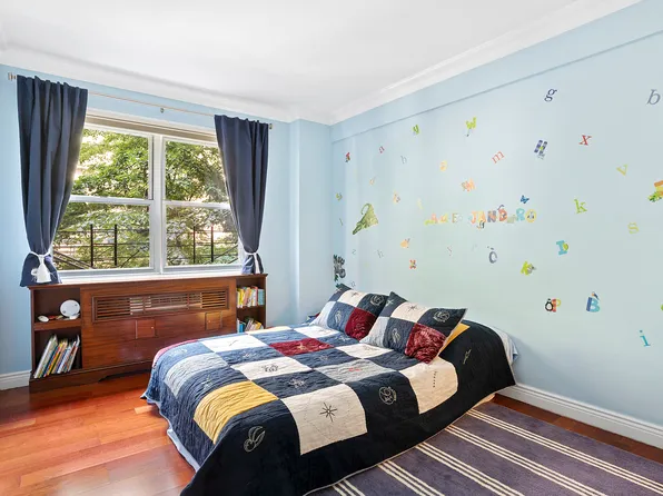 136 East 76th Street image 7 of 9