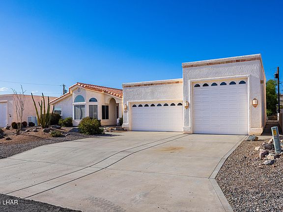 3rd image of 4019 Bluegrass Dr