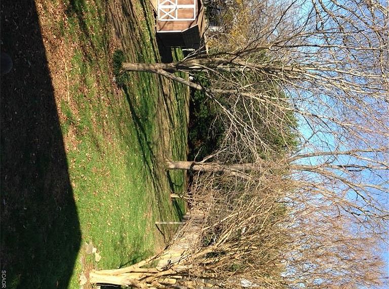 2nd image of 221 Philadelphia St