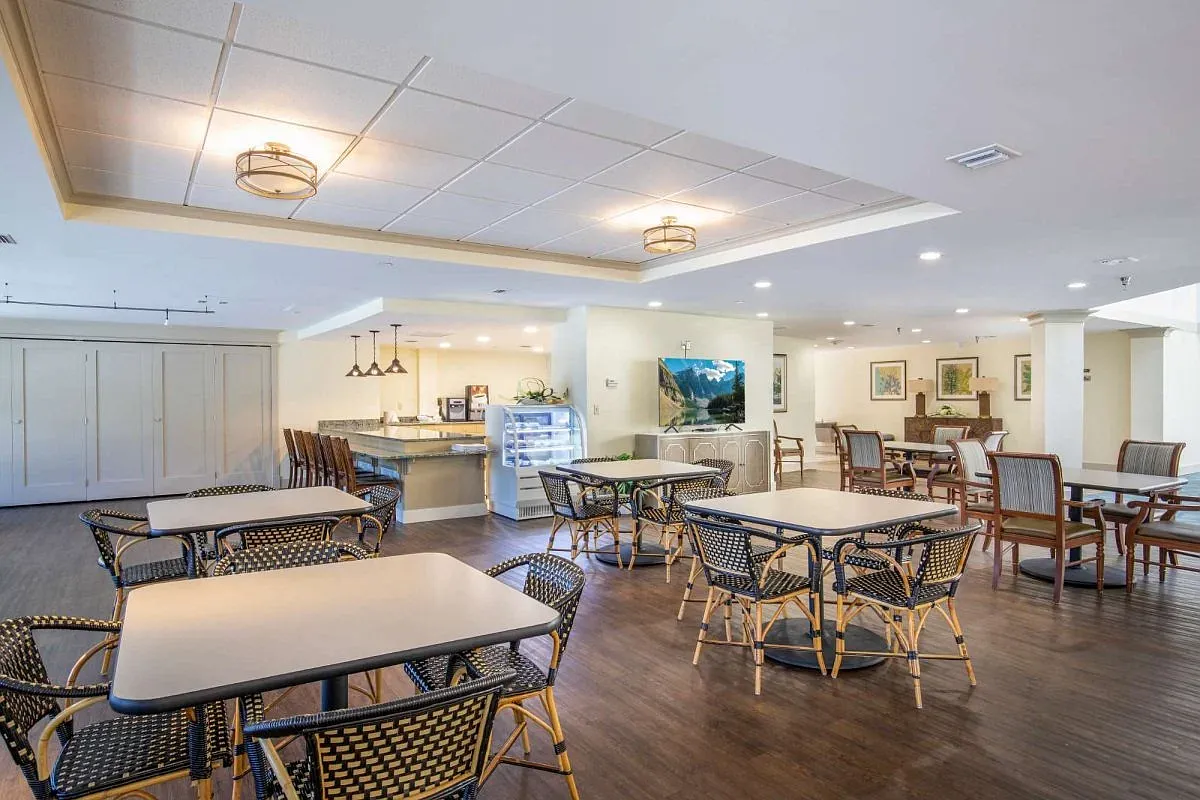 Building Photo - The Pointe at Ocean Boulevard