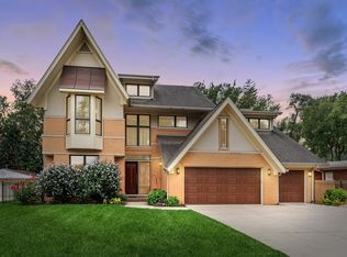 415 W Larkdale Ln, Mount Prospect, IL 60056