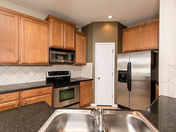 4th image of 569 52nd Ave N Unit 569