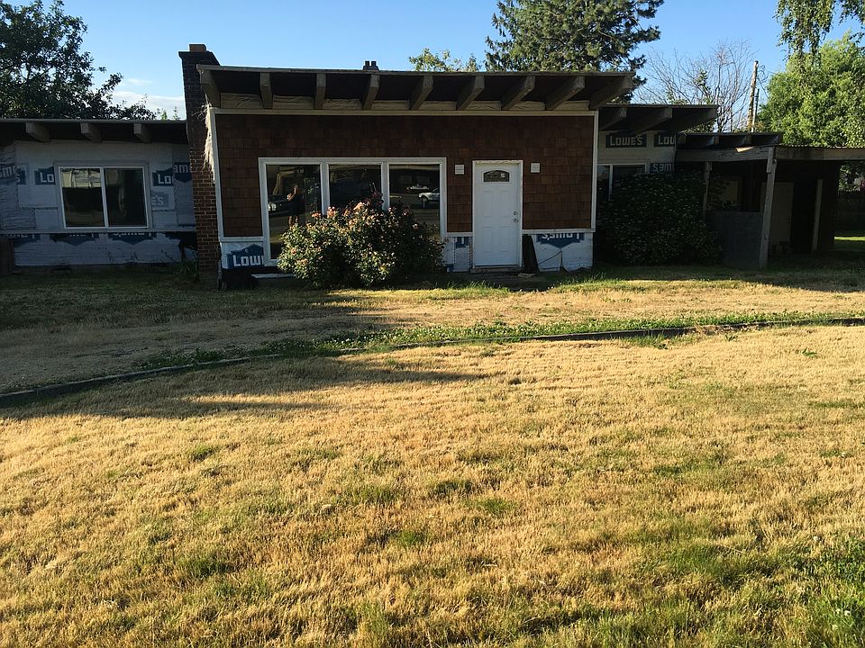 1st image of 207 E Main St