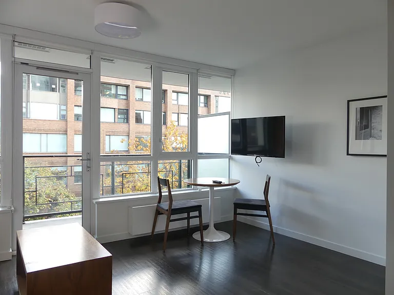 183 Georgia St E — Photo 19