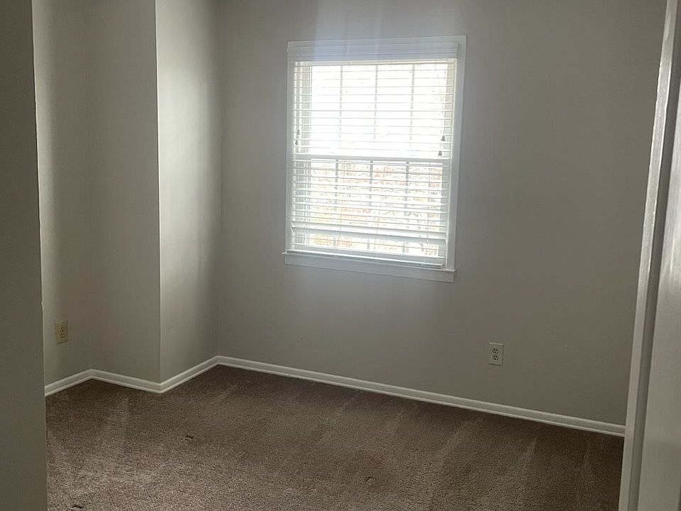 1st image of 3221 Regents Park Ln Unit C