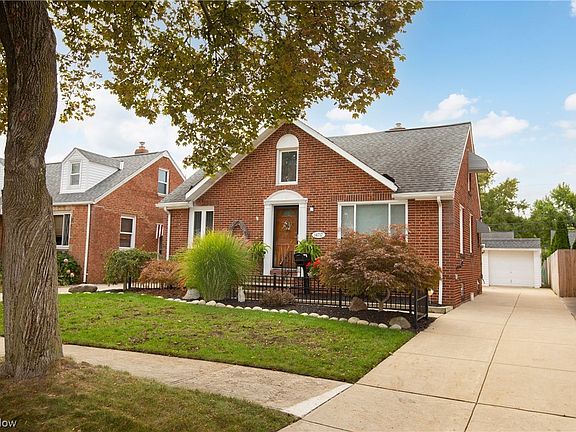 3rd image of 14717 Orchard Park Ave